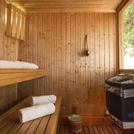 Elegance Miramar Hotel