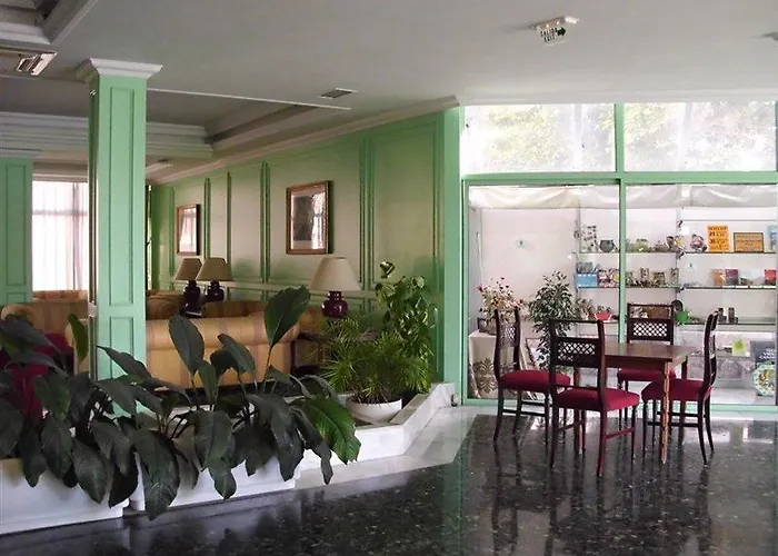 Elegance Miramar Hotel 3*